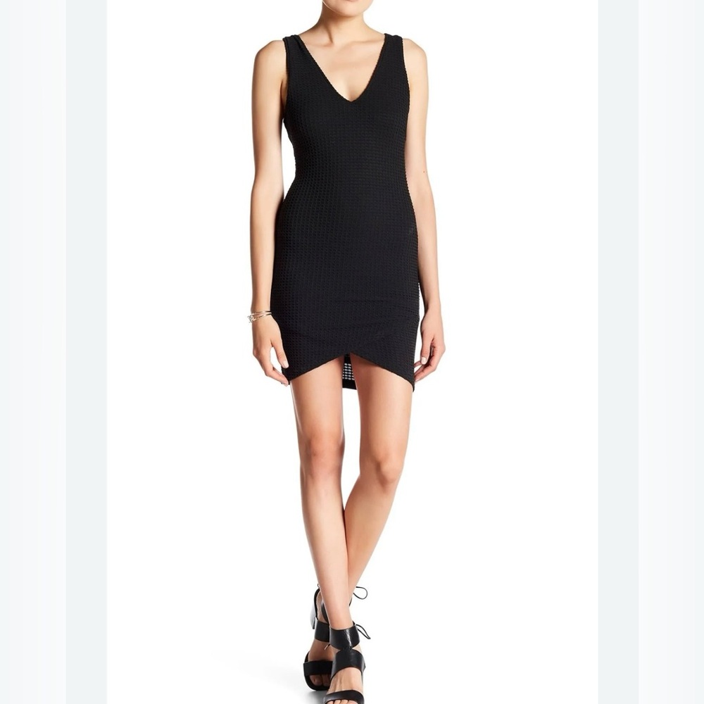 ASTR The Label Textured Knit Dress Navy Size Medium